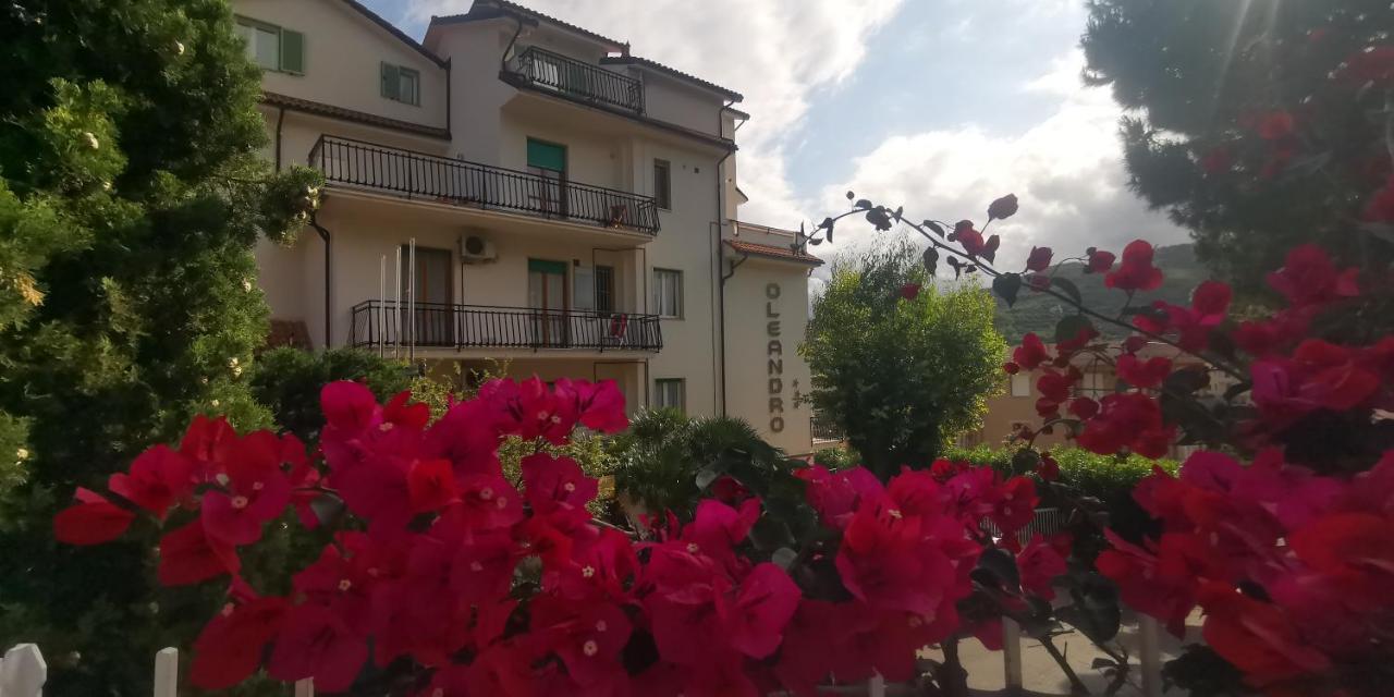 Residence Oleandro ピエトラ・リーグレ エクステリア 写真