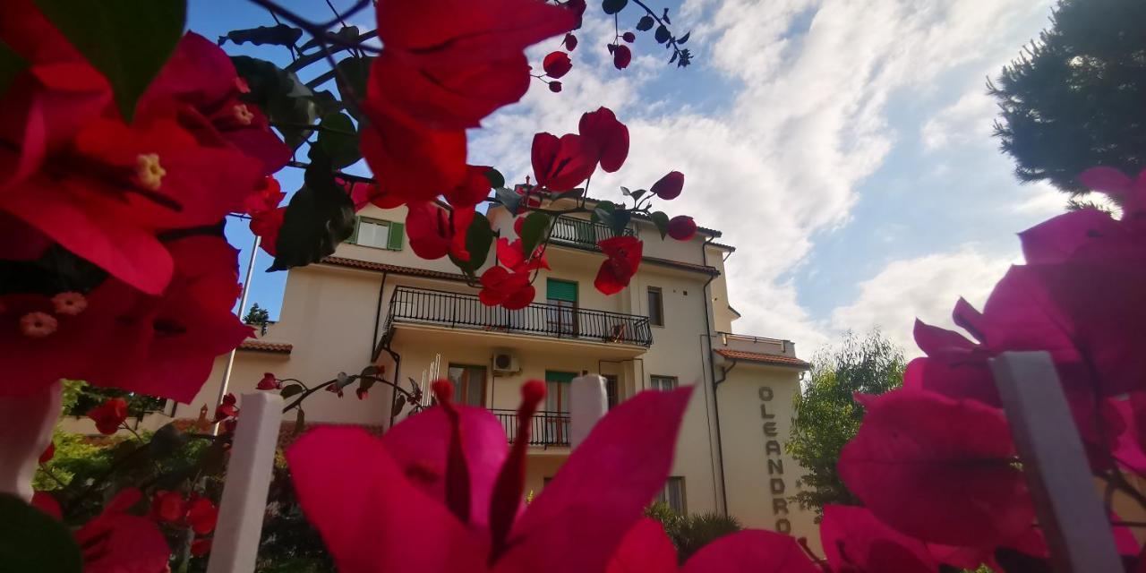 Residence Oleandro ピエトラ・リーグレ エクステリア 写真