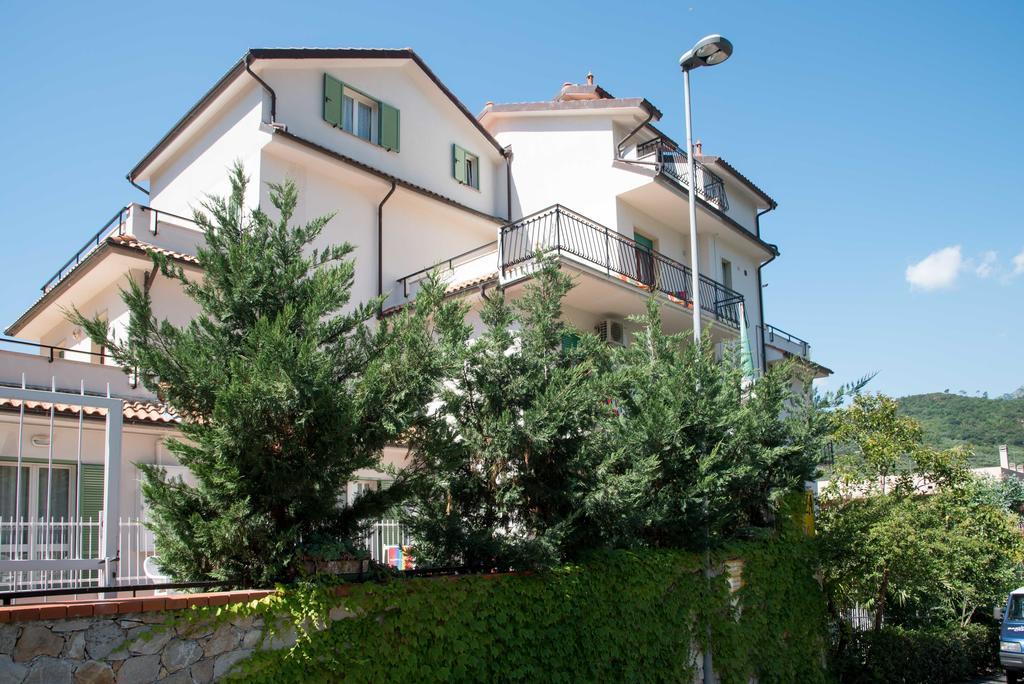 Residence Oleandro ピエトラ・リーグレ エクステリア 写真